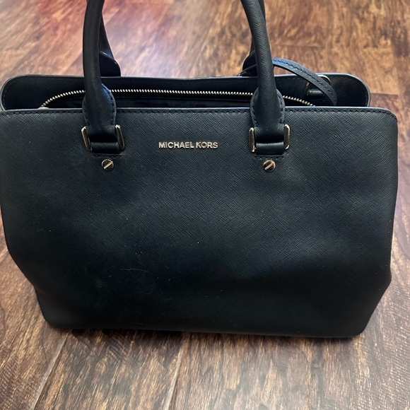 Michael Kors Elegant Black Shoulder Bag - Picture 1 of 5